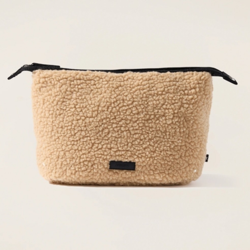 👝Athleta BIG Shearling Cosmetic Pouch; SUPER Large; Tan Colour; Unisex; Pockets